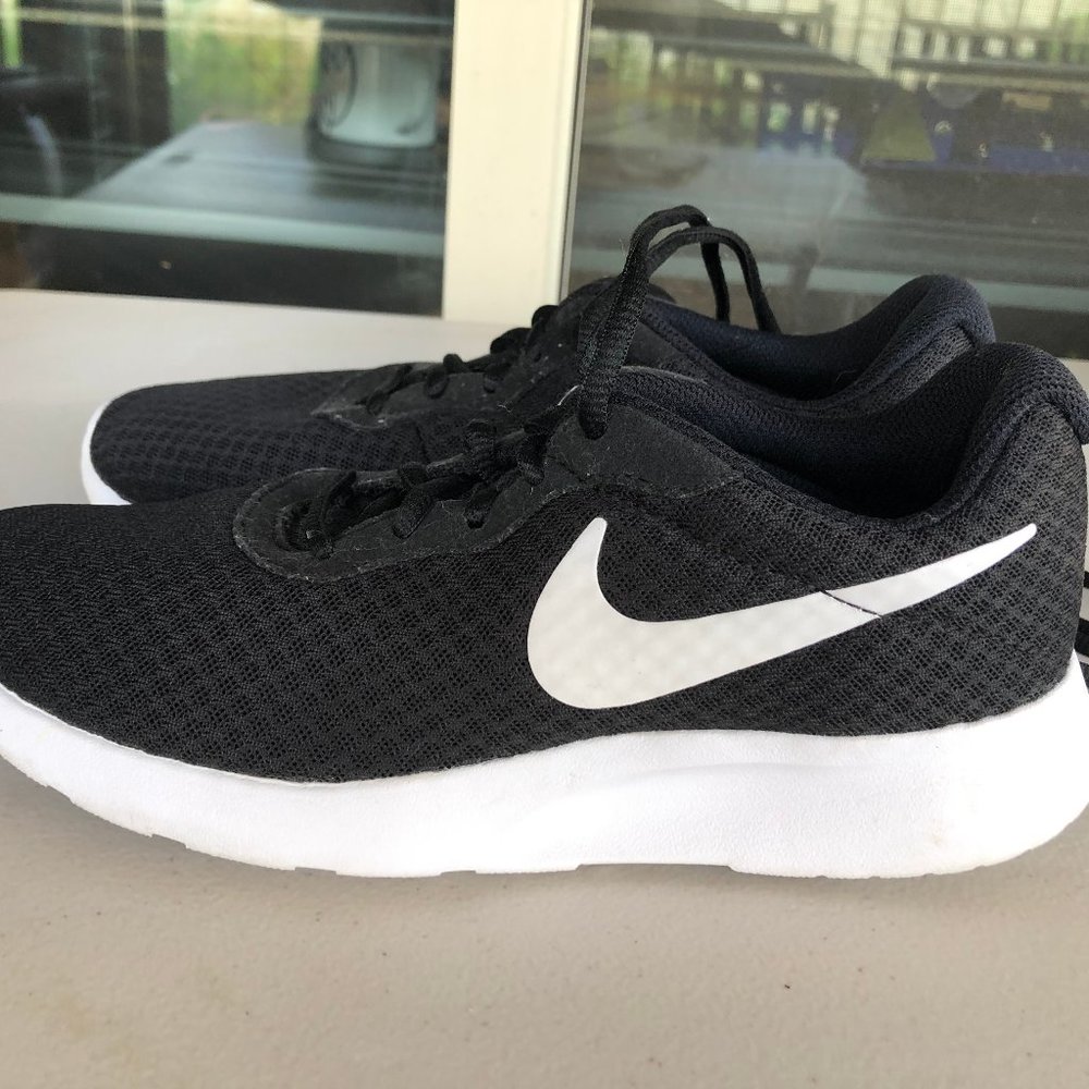 NIKE casual sneaker